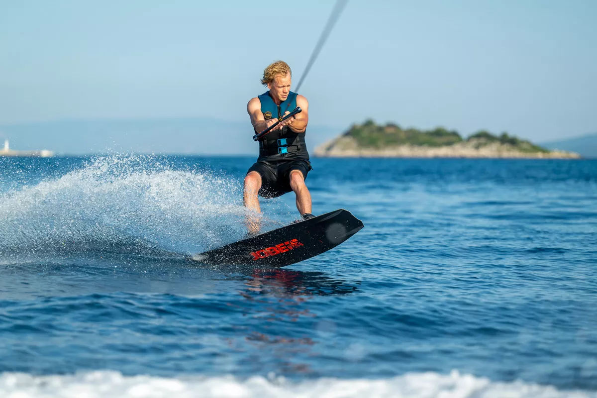 272524001db138_Jobe Logo Series Wakeboar