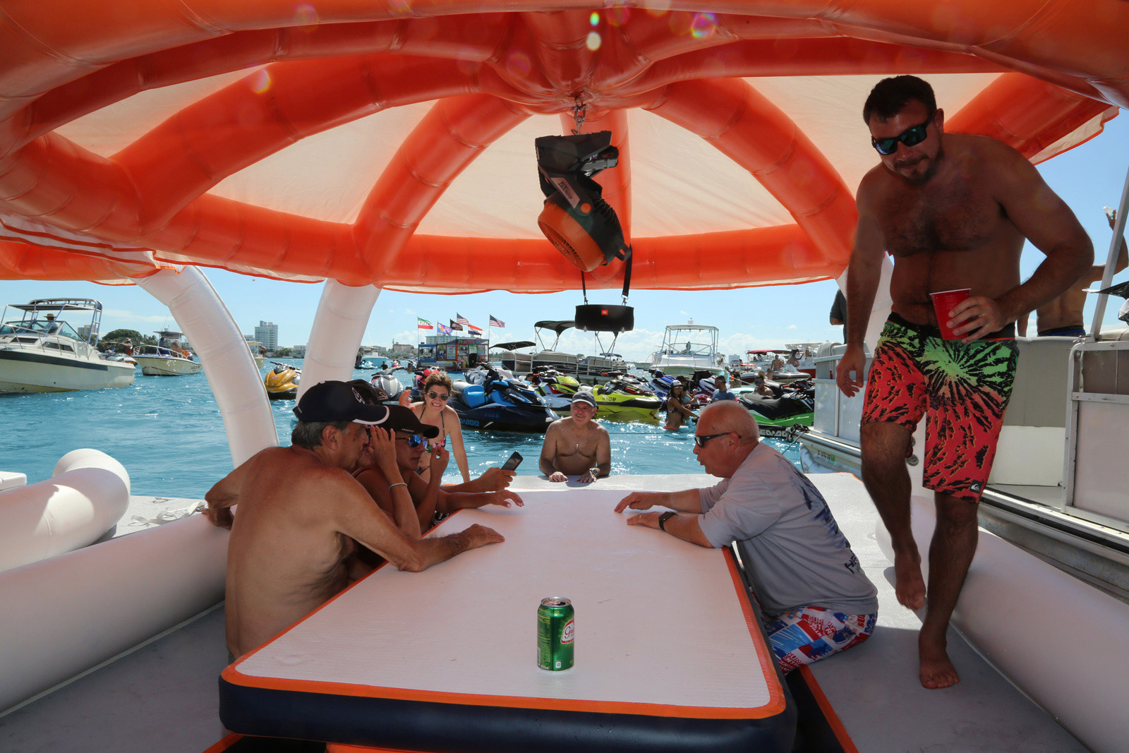 20321yb_Yachtbeach AquaBanas - Picnic Ba