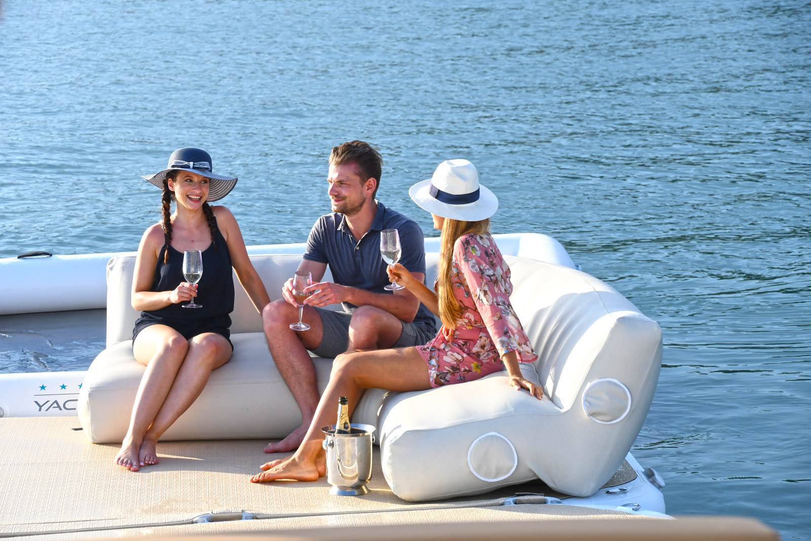 19611yb_Yachtbeach Air Sofa