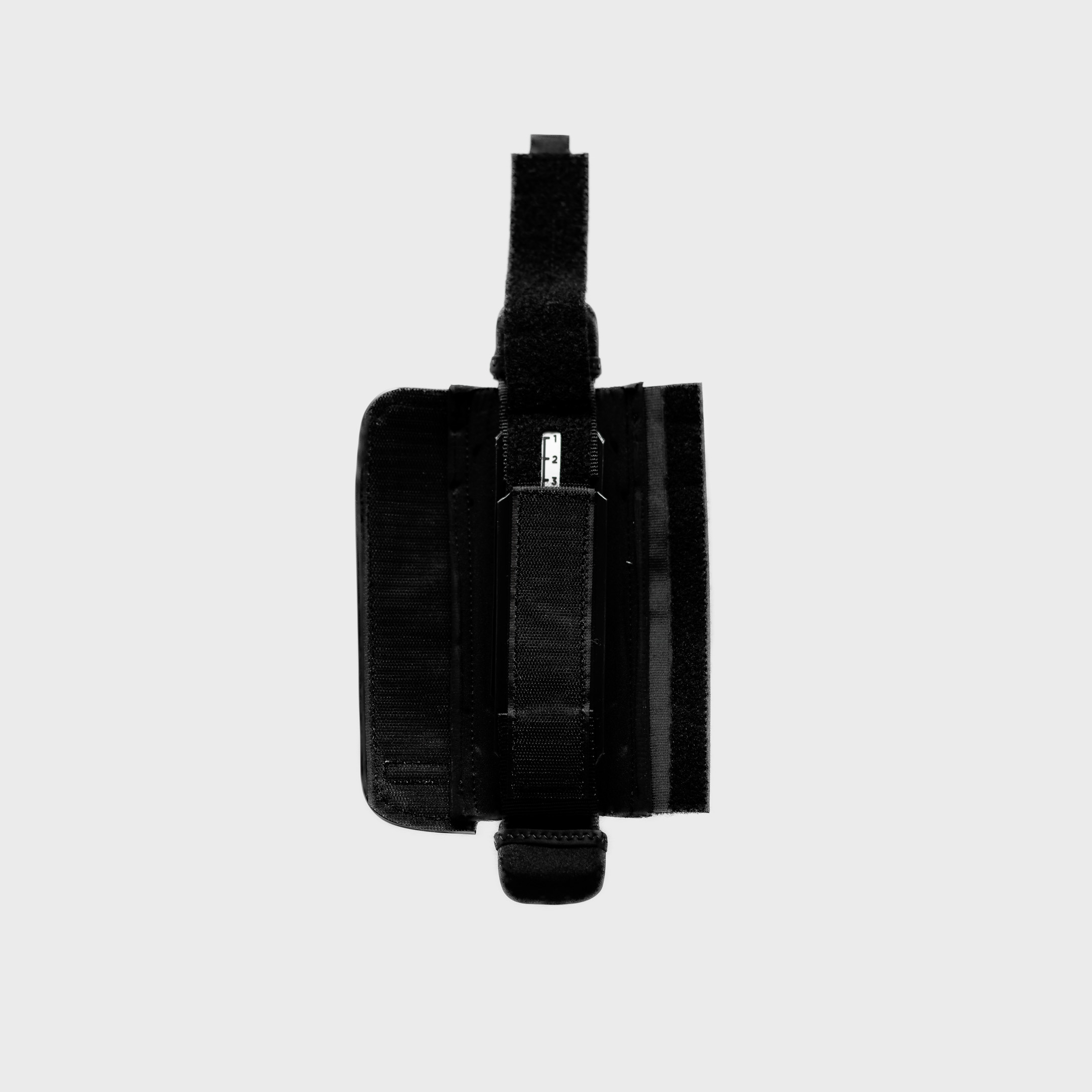 890.000.001.001_Aerofoils Food Straps by