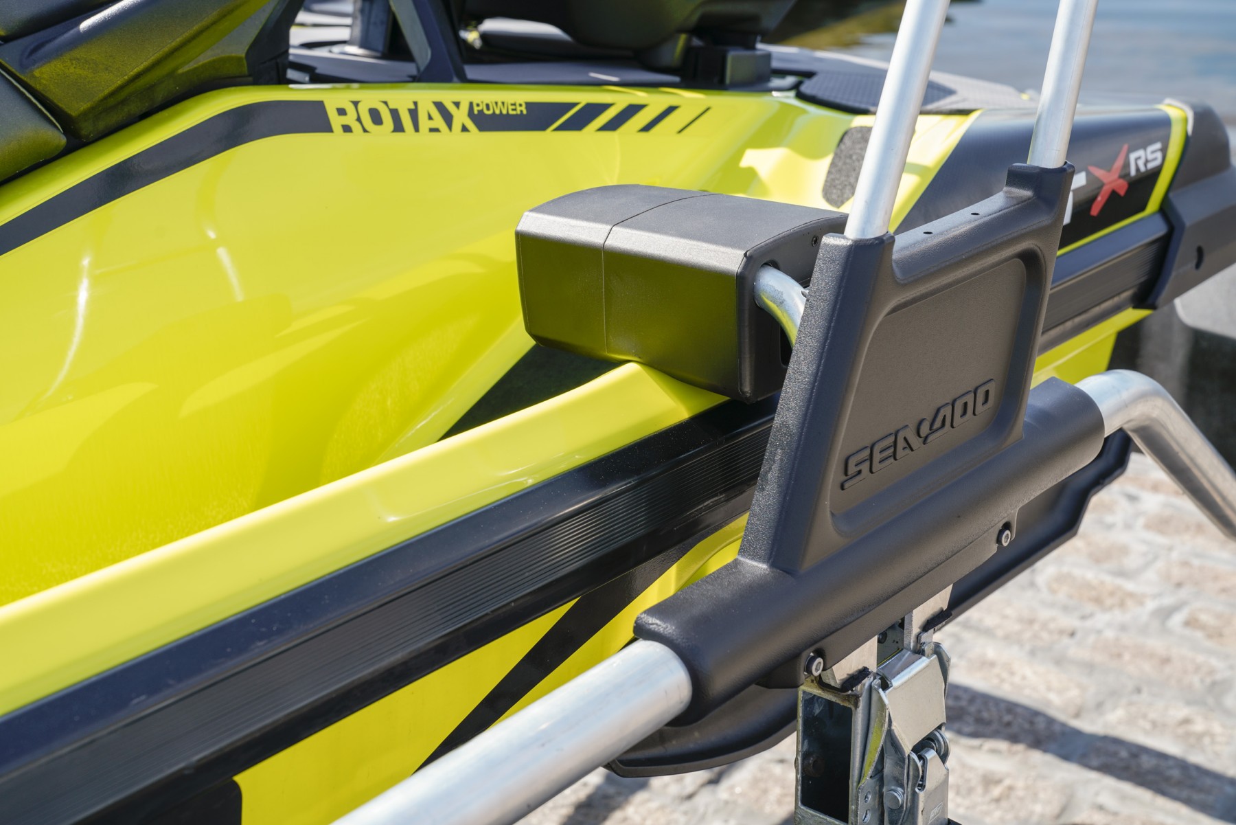 860202384_Sea-Doo Trailer Lock n Go