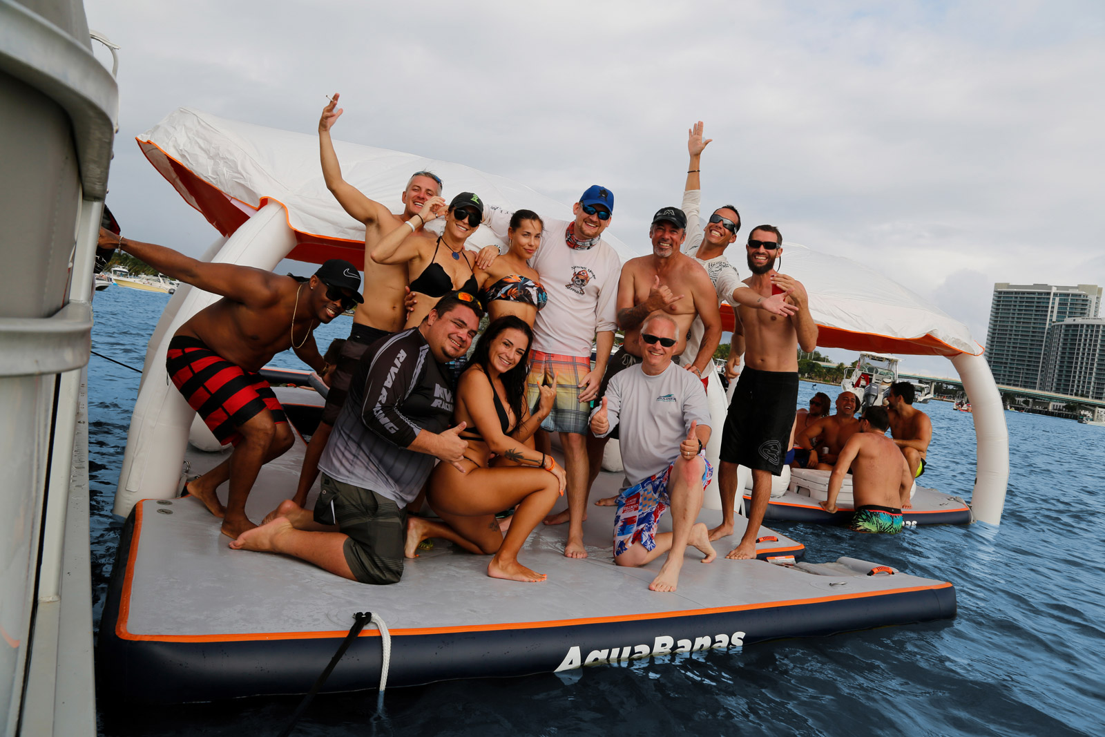 20321yb_Yachtbeach AquaBanas - Picnic Ba